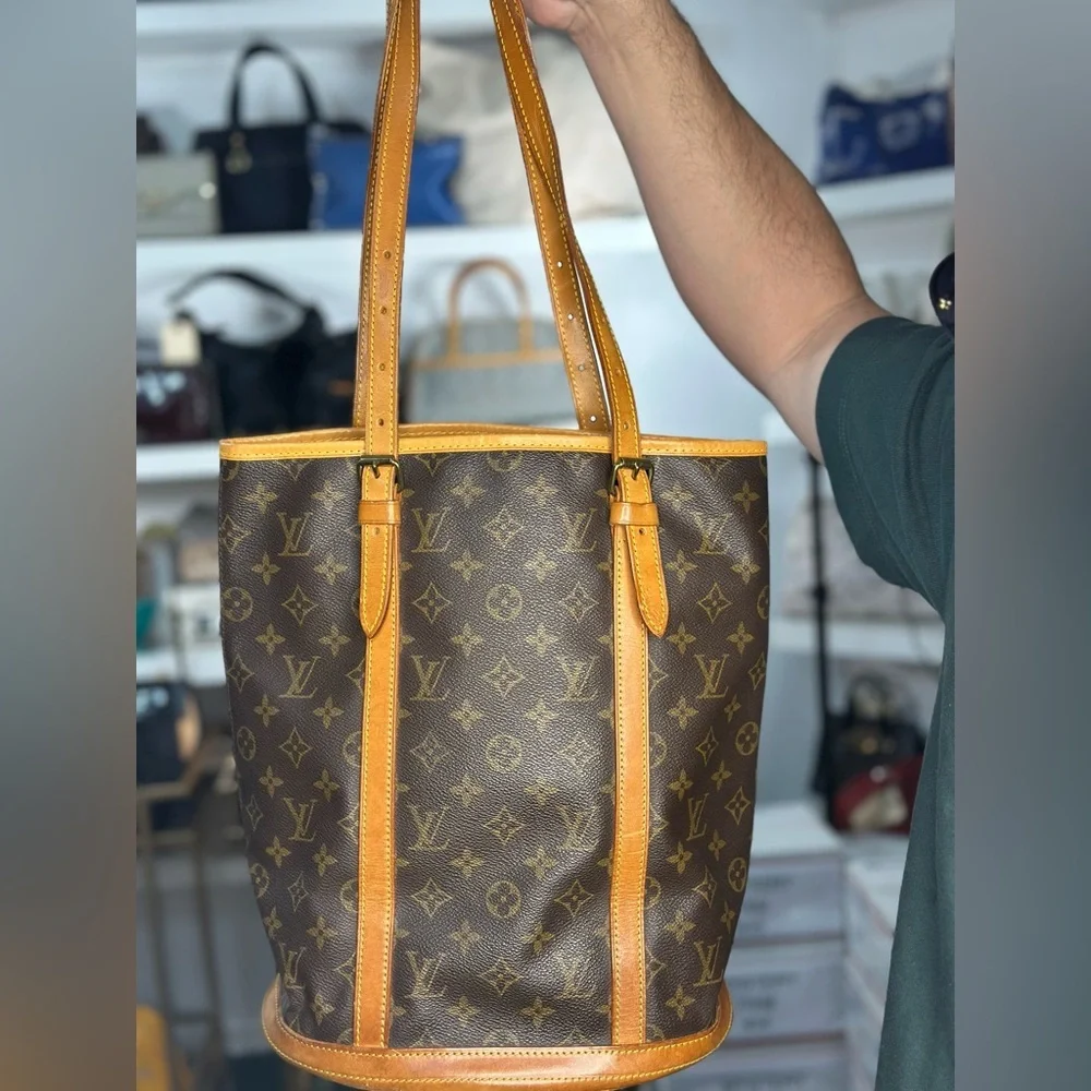 LV MONOGRAM BUCKET BAG